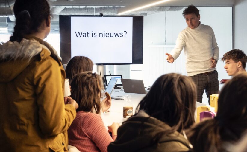 Journalist in de klas: Jongeren in contact met de kracht van journalistiek